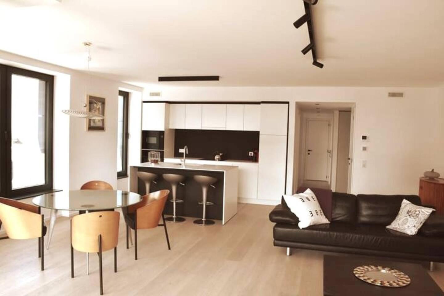 Appartement Luxueus & Nieuw 2-slaapkamerappartement Met Garage *