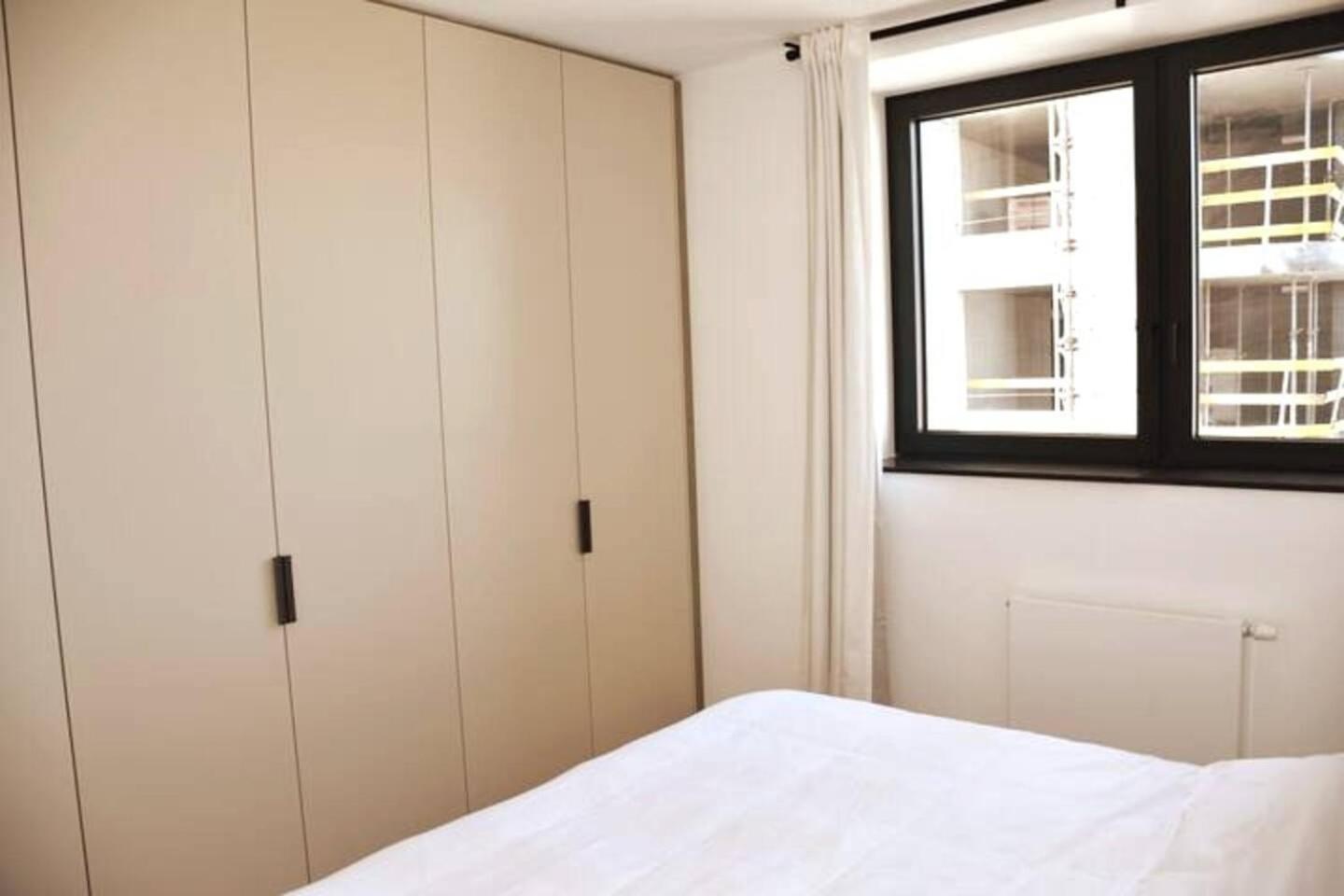 Luxueus & Nieuw 2-slaapkamerappartement Met Garage Appartement
